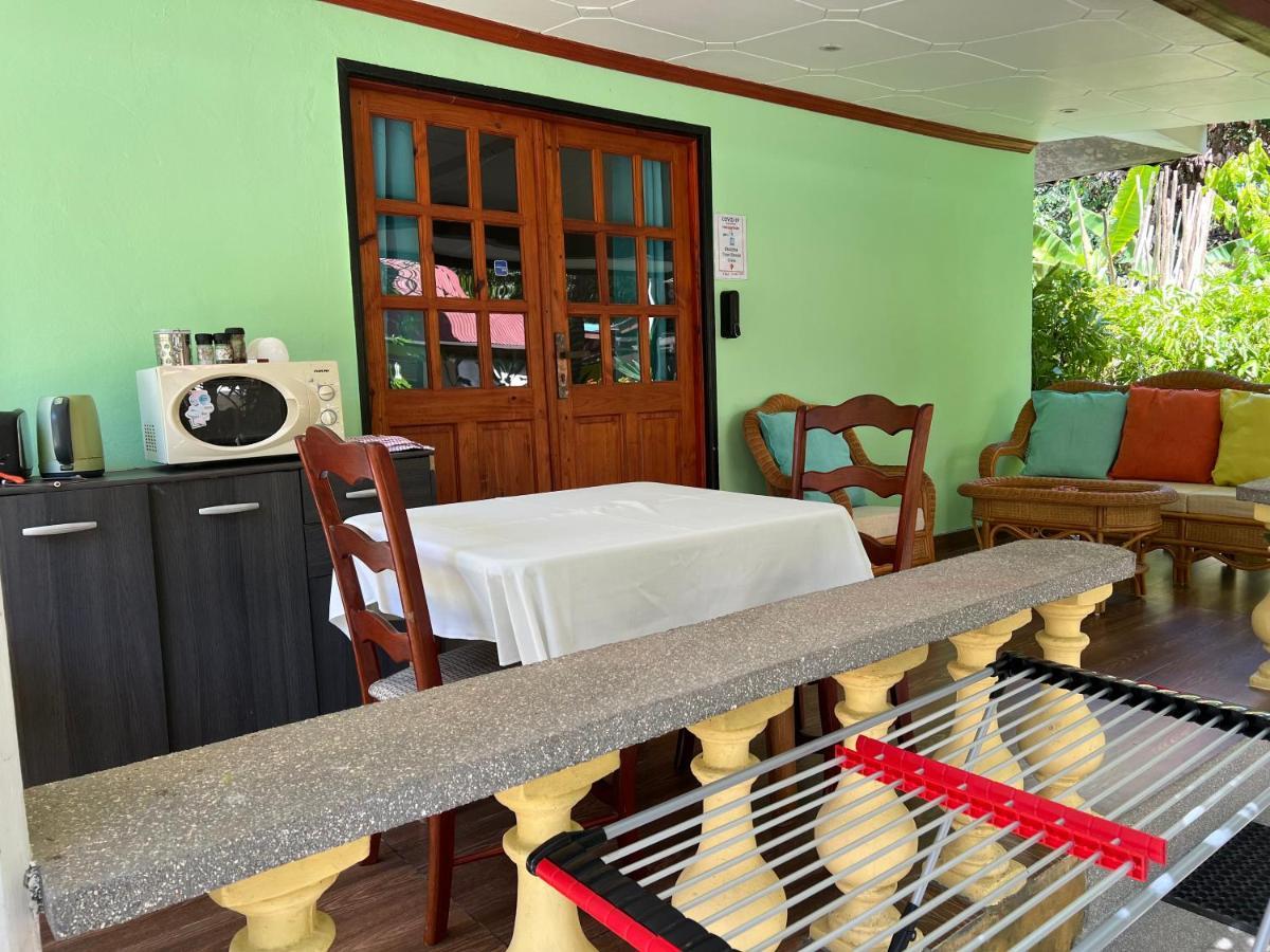 Chloe'S Cottage Self-Catering La Digue Exterior foto