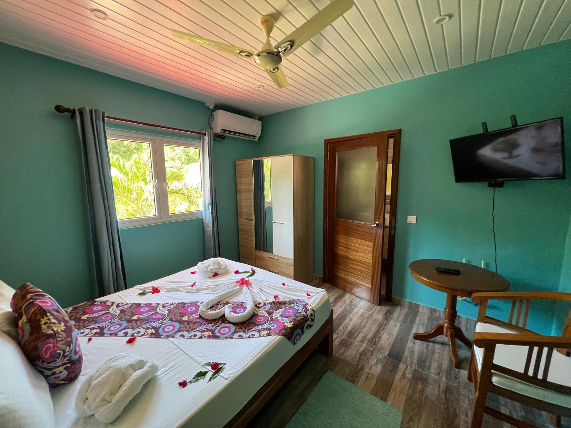 Chloe'S Cottage Self-Catering La Digue Exterior foto