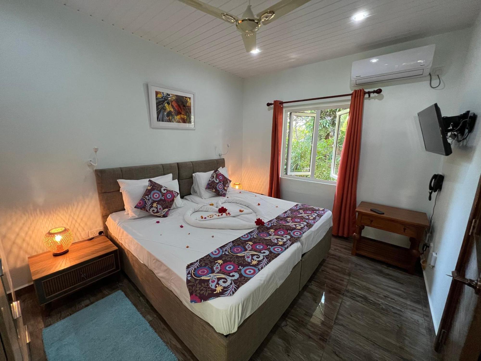 Chloe'S Cottage Self-Catering La Digue Exterior foto