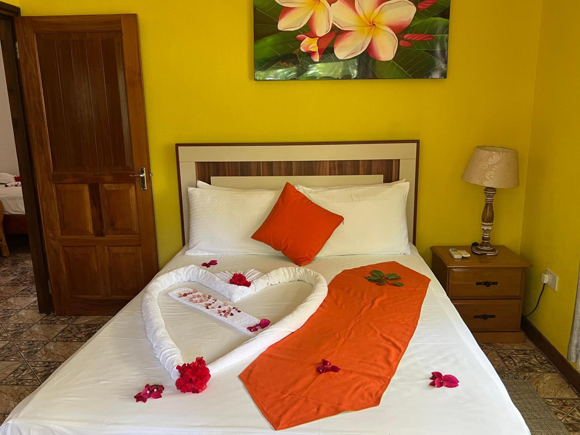 Chloe'S Cottage Self-Catering La Digue Exterior foto