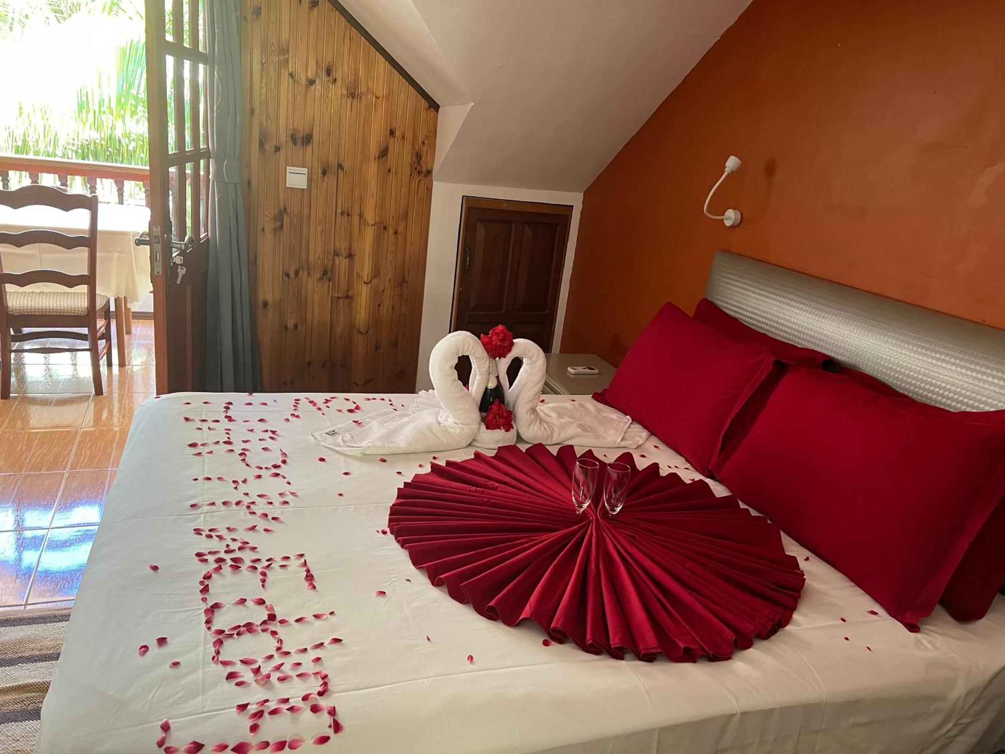 Chloe'S Cottage Self-Catering La Digue Exterior foto