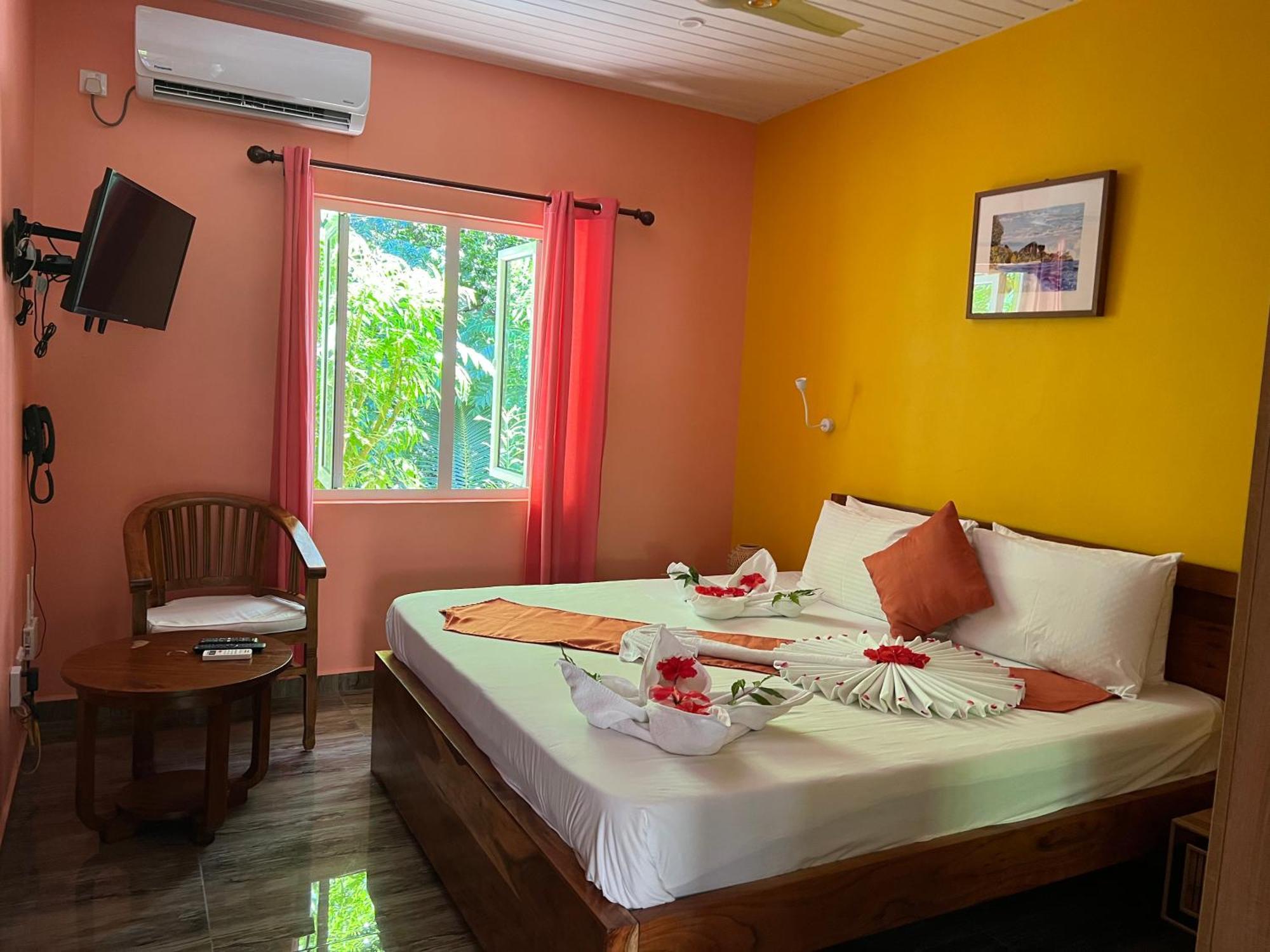 Chloe'S Cottage Self-Catering La Digue Exterior foto