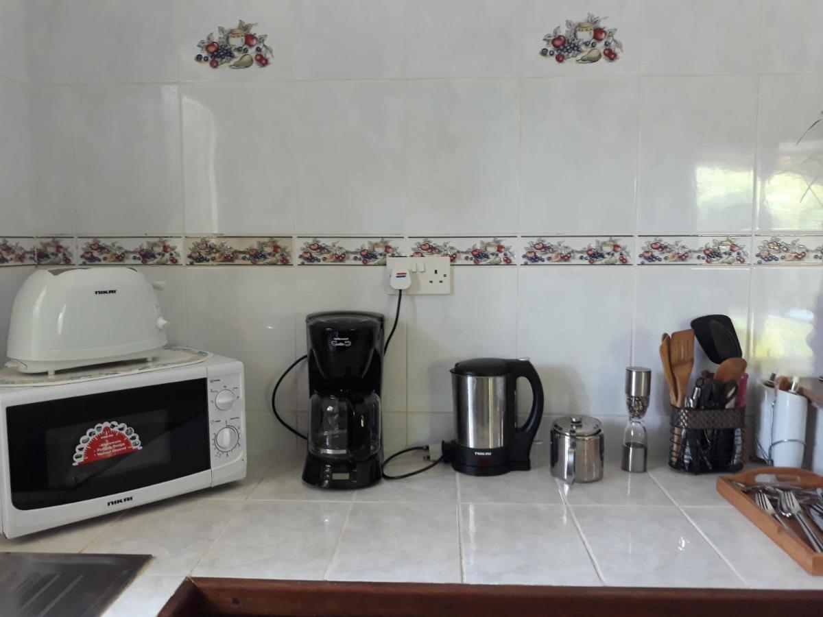 Chloe'S Cottage Self-Catering La Digue Quarto foto