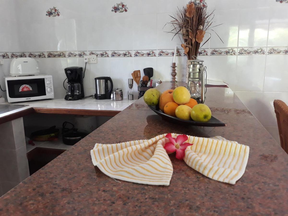 Chloe'S Cottage Self-Catering La Digue Quarto foto